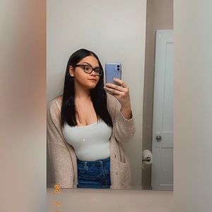 Meet your Posher, Hailey